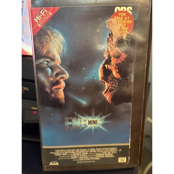 Enemy mine, VHS sci-fi action comedy 1985 CBS Fox original release alien film - Picture 1 of 3